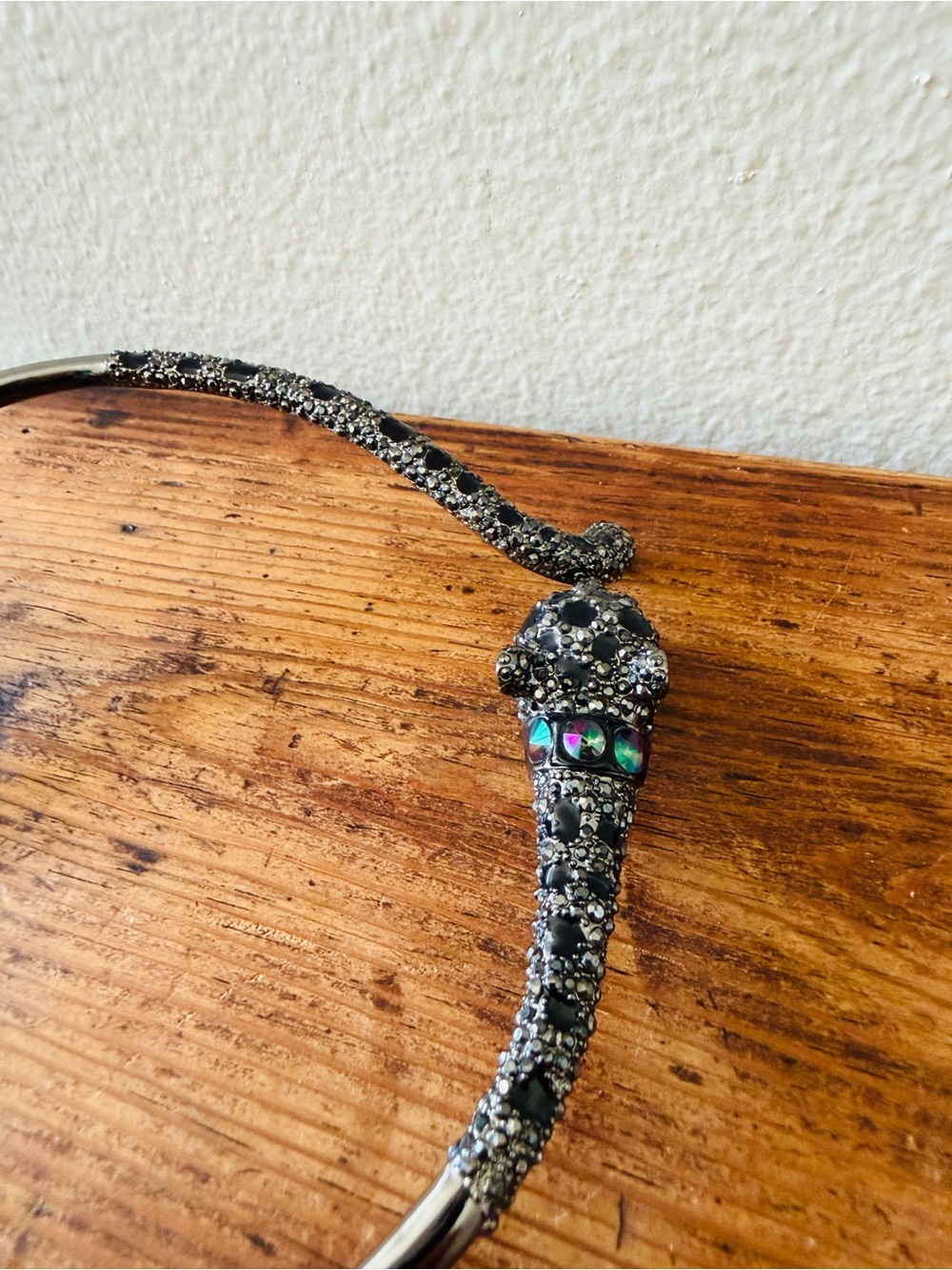 Betsey Johnson Jeweled Hinged Silver Black Jaguar Choker Necklace - Picture 4 of 5